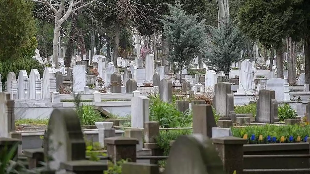 Uşak'ta En Pahalı Mezar Yeri 39 Bin Lira! Uşak Mezar Fiyatları 2024
