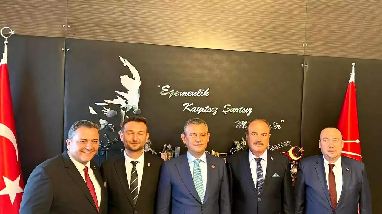CHP Uşak Teşkilatı Genel Başkan Özgür Özel'i Ziyarete Gitti