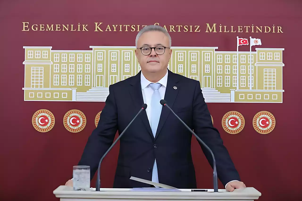 Karaoba: "Uşak Sağlık Müdürlüğü Aile Şirketi Gibi, 9 Karı Koca Çalışıyor"