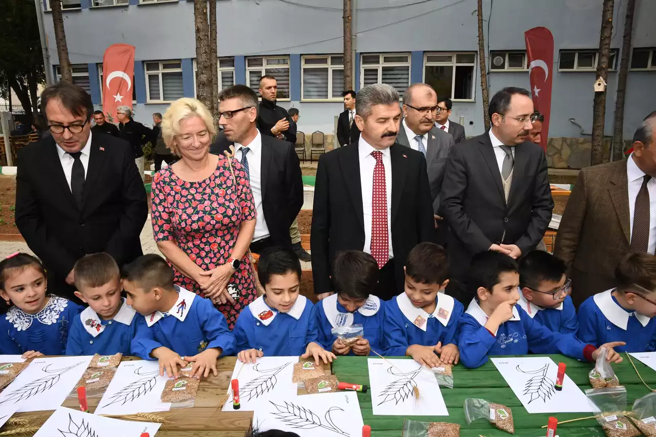 Banaz İlçe Halk Kütüphanesi , IFLA ENSULIB Bülteninde Öne Çıktı