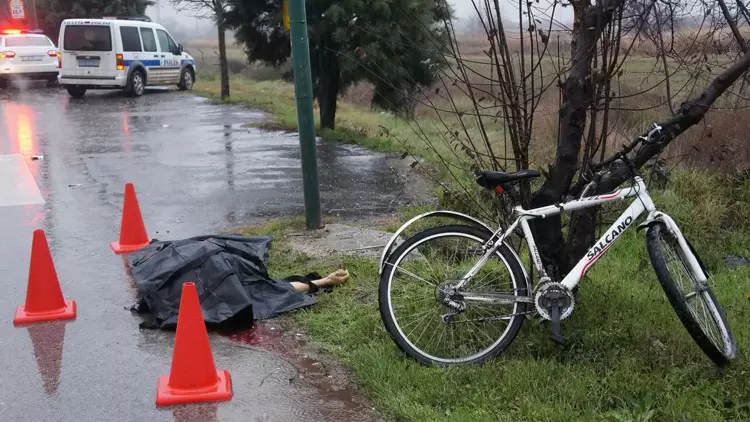 Denizli'de kamyonun çarptığı bisikletteki çocuk öldü