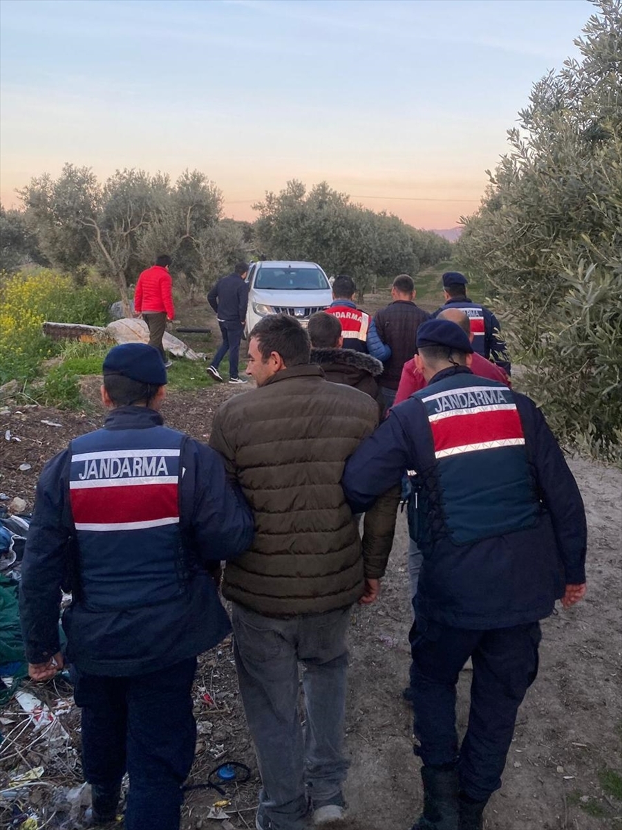 İzmir'de tekneyle yurt dışına kaçmaya çalışırken yakalanan 6 FETÖ mensubu tutuklandı