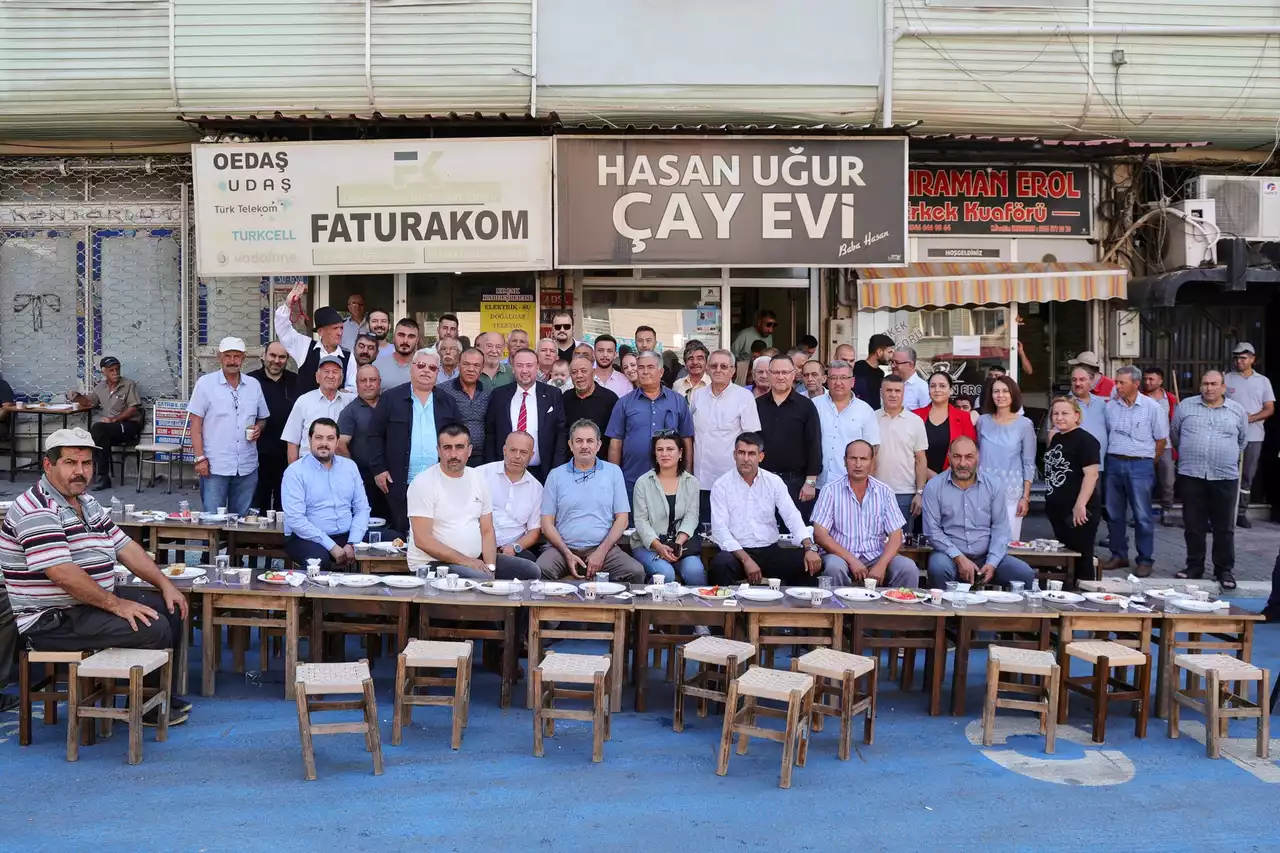 Başkan Yalım, Nuri Şeker Caddesi'nde esnaf ve vatandaşla buluştu