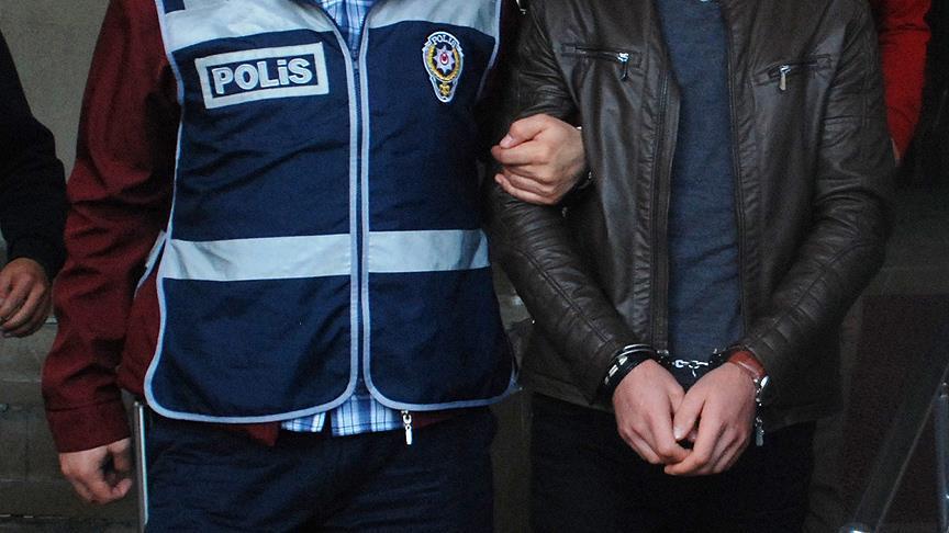 İzmir'de Bastonla Yürüyen Yaşlıyı Darbeden Şüpheli Tutuklandı