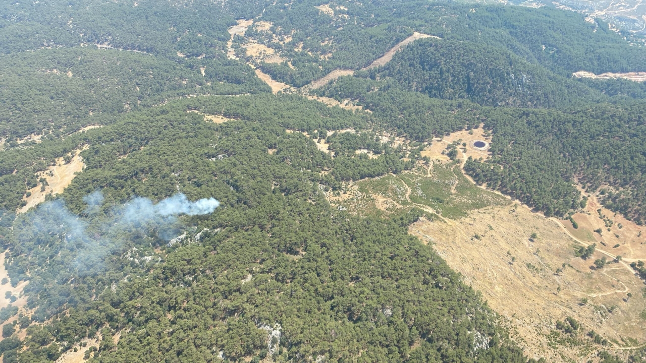 Muğla'da Yıldırım Nedeniyle 11 Bölgede Çıkan Yangınlar Söndürüldü
