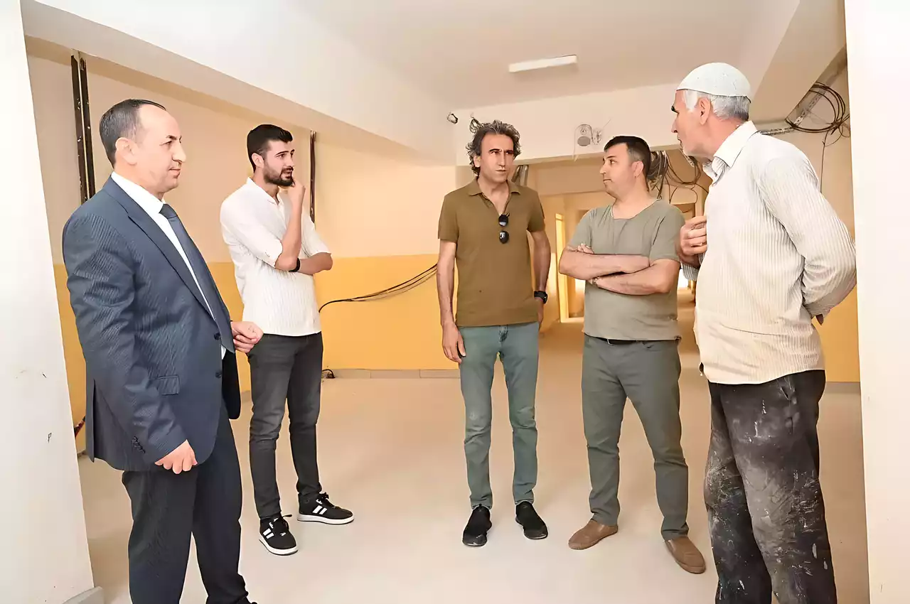 Uşak Milli Eğitim Müdürü Güçlendirme Yapılan Okulları İnceledi