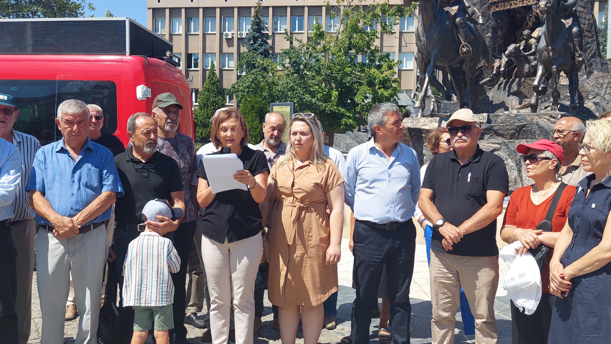 Uşak CHP 24 Saat Eğitim Tartıştı Sonunda Basın Açıklaması Yaptı