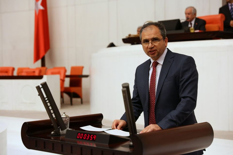 Uşak Milletvekili Güneş: Sağlık Müdürlüğünde Akrabamın Çalıştığını İspatlamayan..