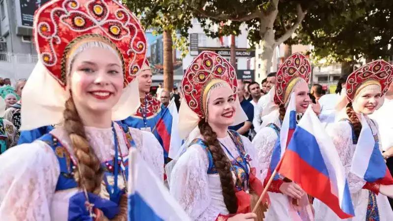 Denizli'de 18. Uluslararası Halk Dansları Festivali başladı