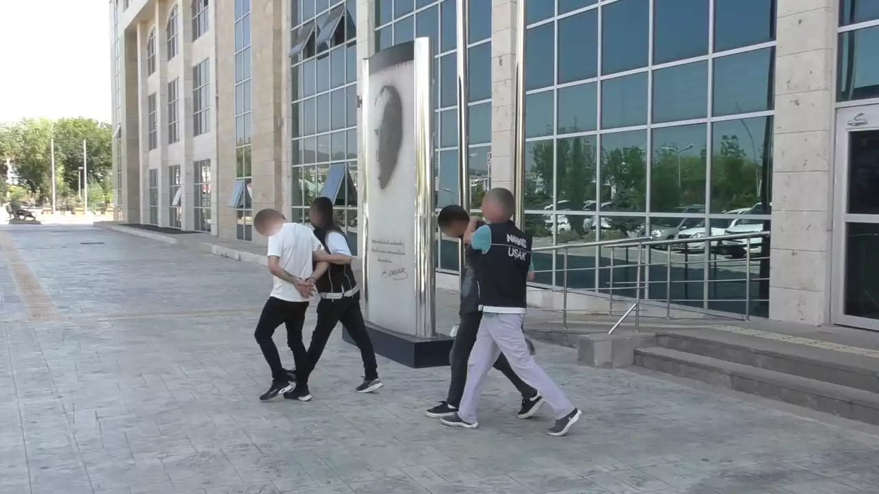 Uşak’ta, Uyuşturucuyu Çikolataya Sakladılar!