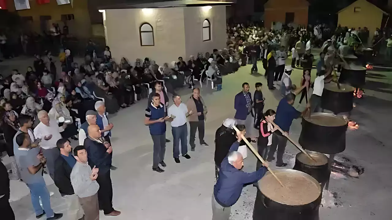 Çay'da aşure etkinliği