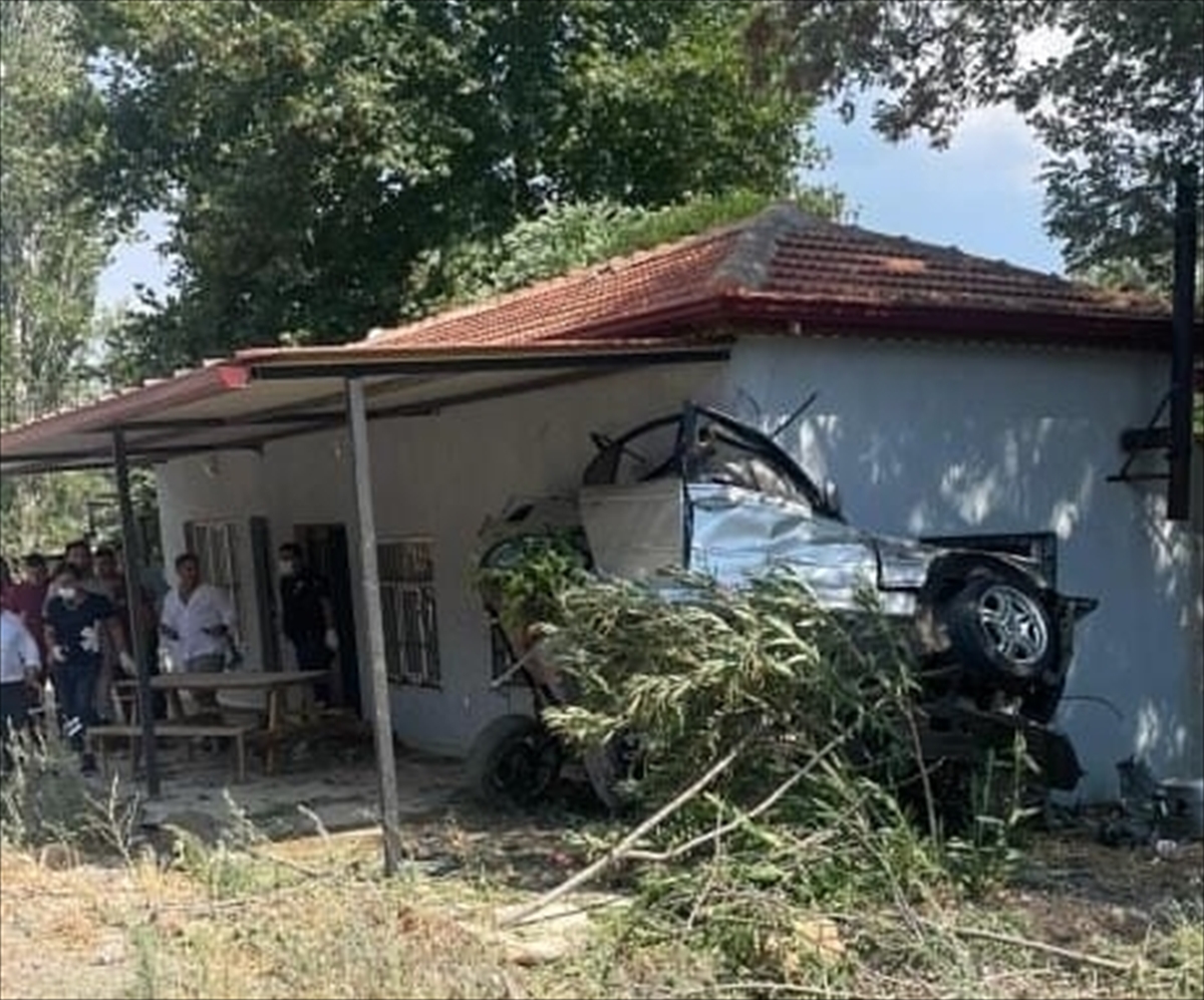 Muğla'da devrilen otomobilin sürücüsü Abussamet Kılınç hayatını kaybetti