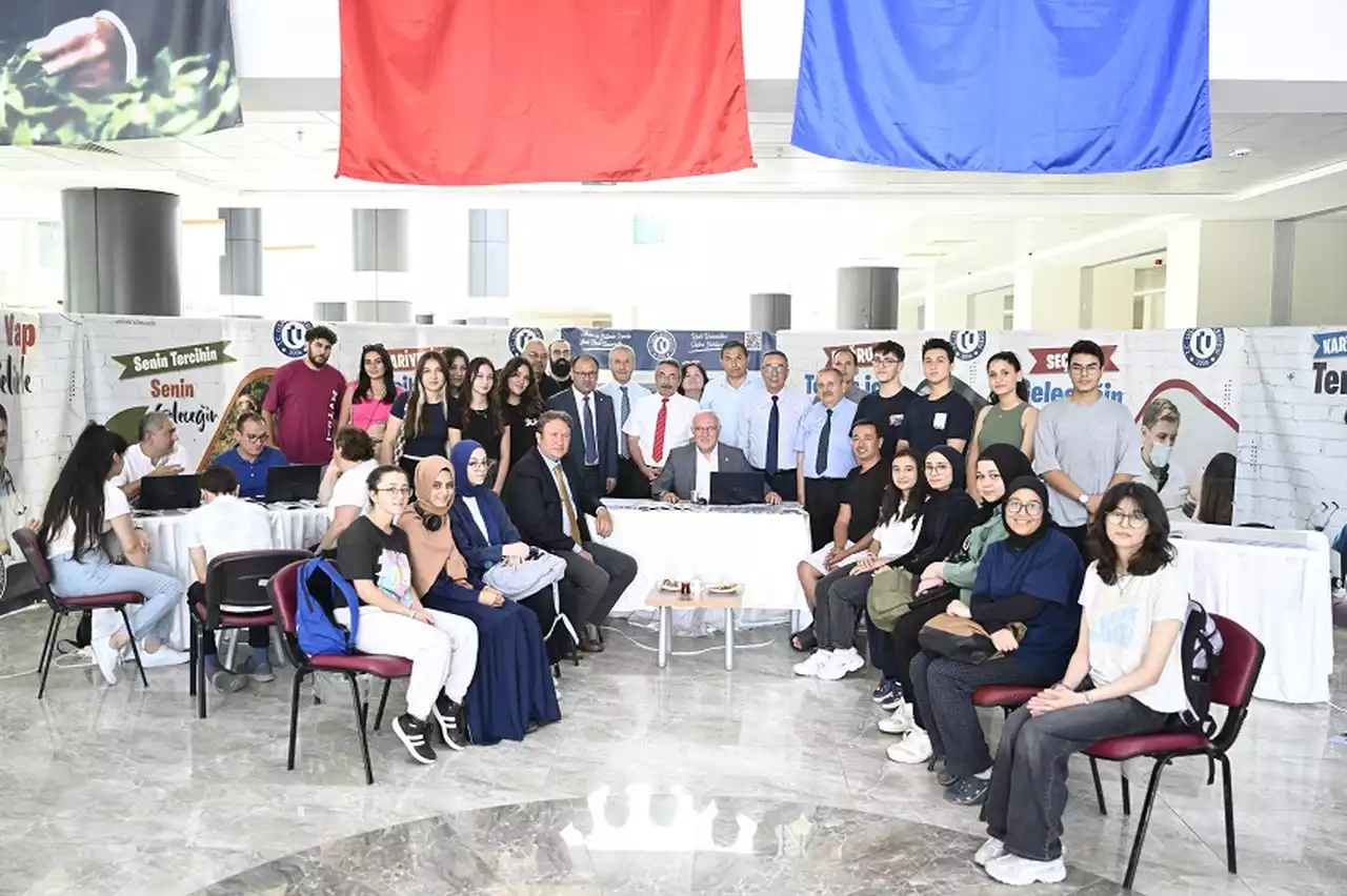 Uşak Üniversitesi Tercih Günleri Öğrencilerin Akınına Uğradı