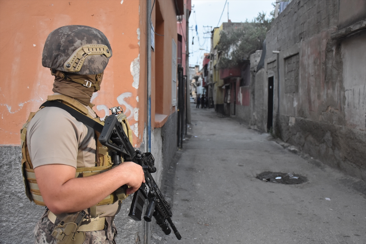 Terör örgütü DEAŞ'a yönelik operasyon: 10 gözaltı