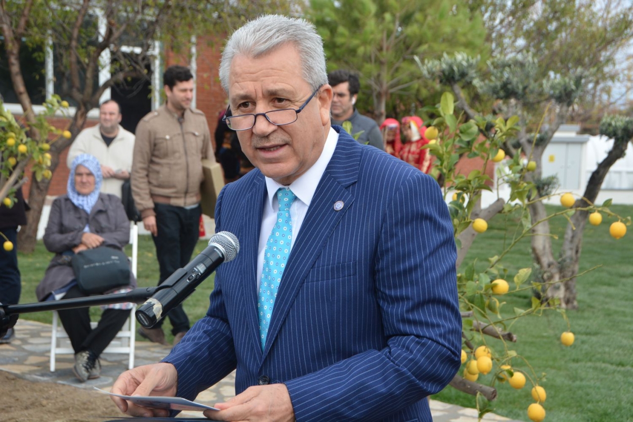 Çeşme Turizm Fakültesinde yurt binası yeni eğitim dönemine yetişecek