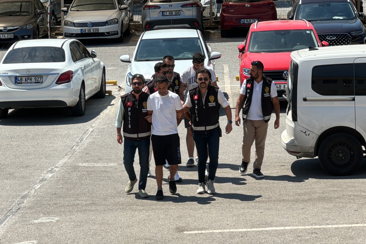 Muğla'da bir kadının öldürülmesine ilişkin yakalanan 3 zanlıdan 2'si tutuklandı