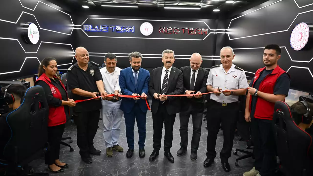 Uşak'ın İlk E-Spor Salonu'nun Açılışı Yapıldı