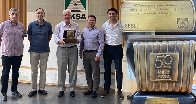 AKSA’DAN SESLİ TEKSTİL’E 50.YIL PLAKETİ