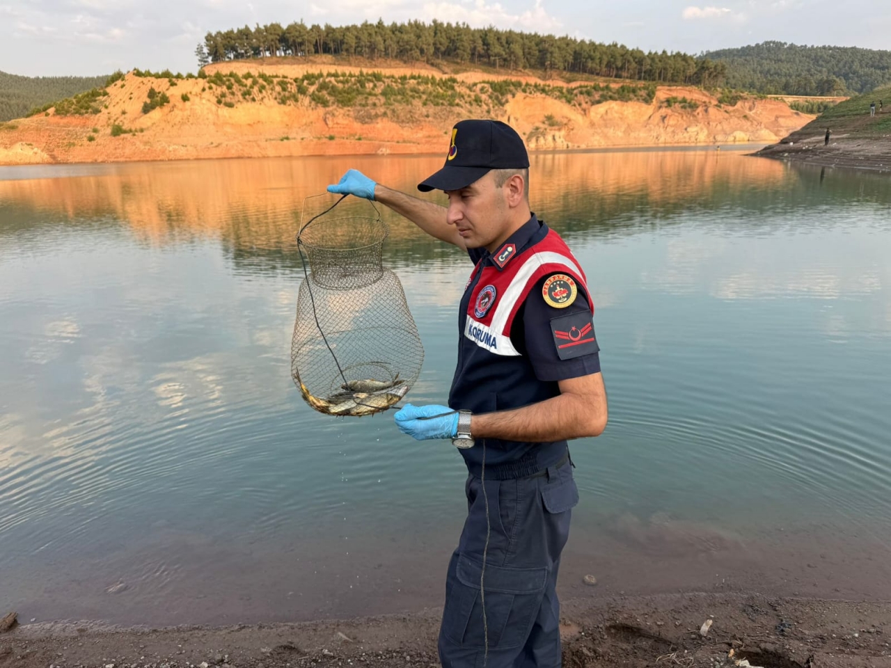 Denizli'de boy limiti altında balık avlayanlara ceza