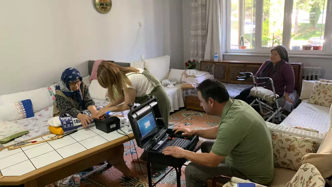 Uşak’ta Adreste Nüfus İşlemleri Devam Ediyor