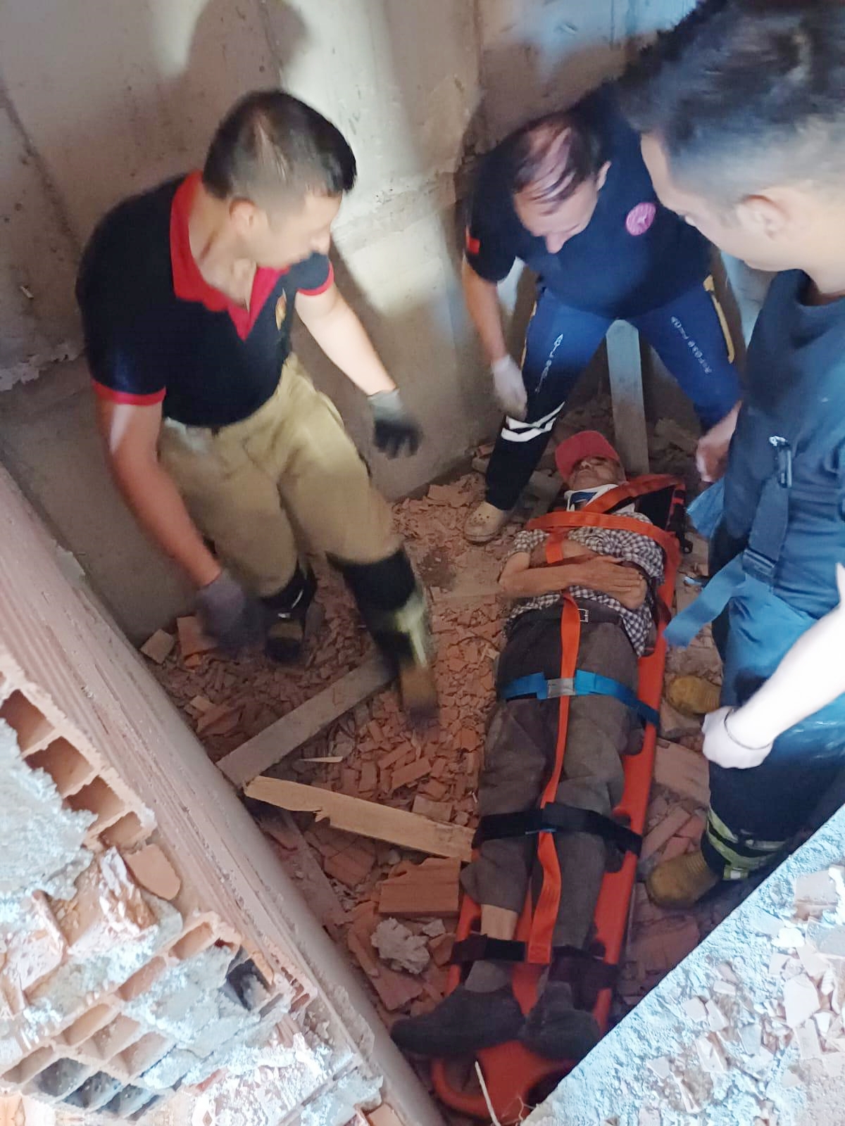 Kütahya'da iki gündür kayıp yaşlı adam asansör boşluğunda bulundu