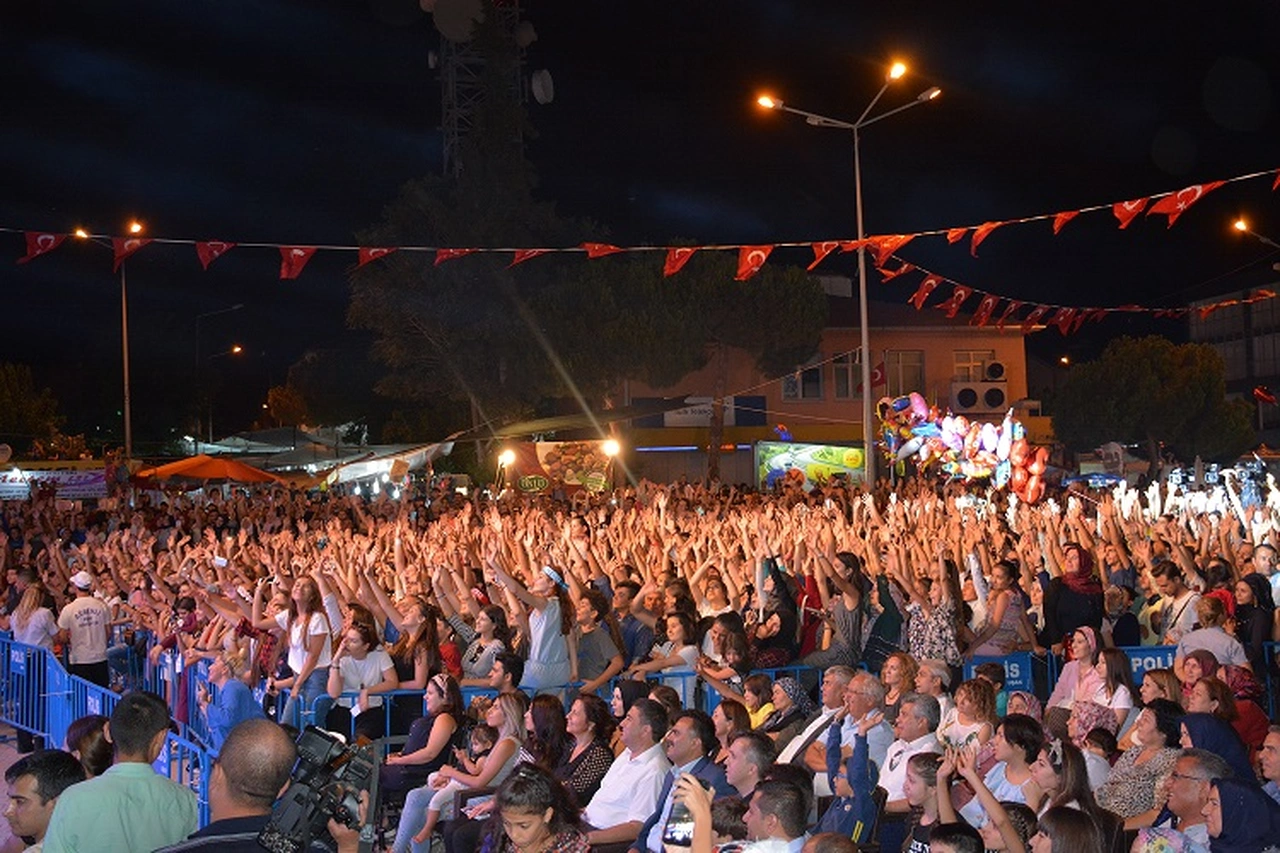 Eşme Kilim Festivali Yıldızları Ağırlayacak