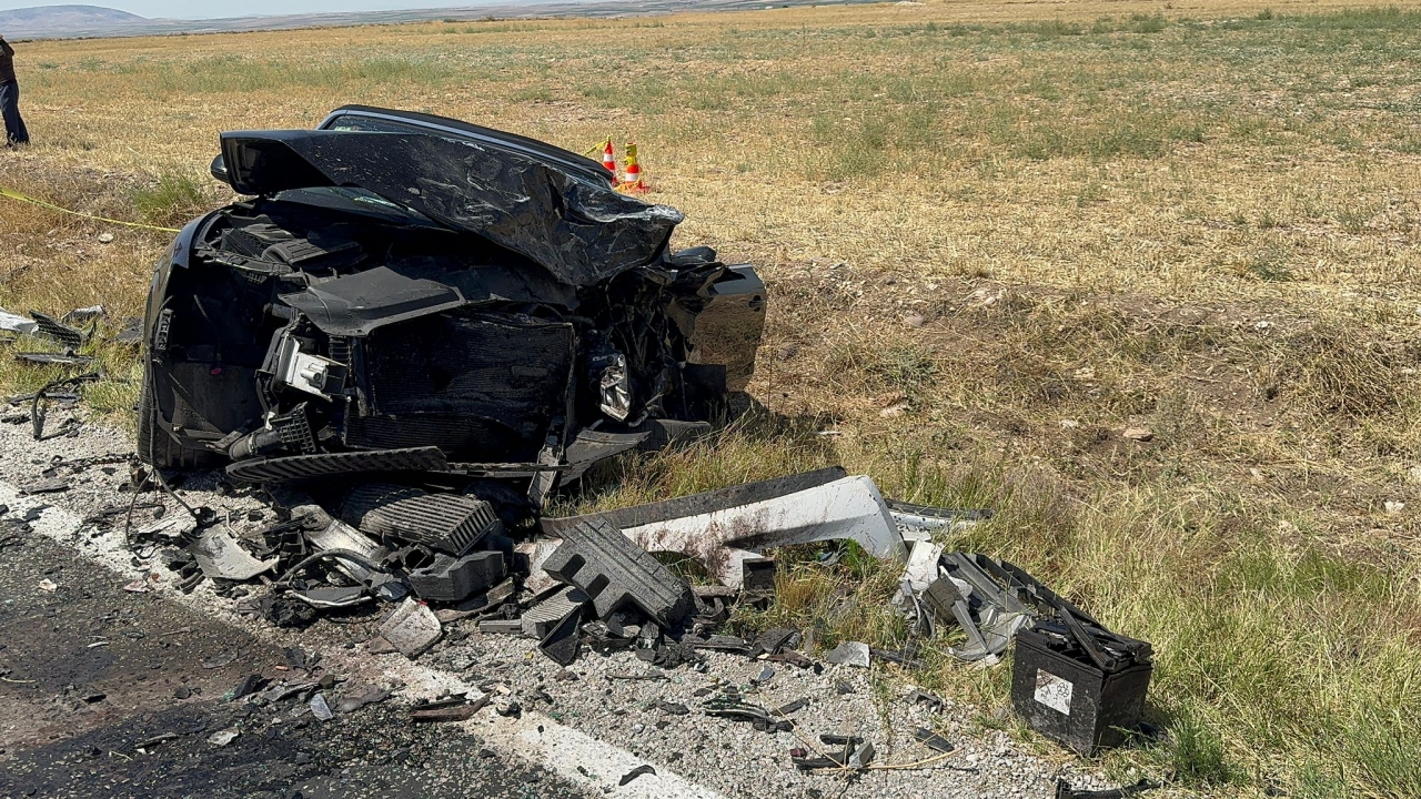 Afyonkarahisar'daki trafik kazasında 1 kişi öldü, 4 kişi yaralandı
