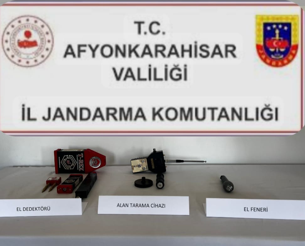 Afyonkarahisar'da kaçak kazı yapan 3 şüpheli yakalandı