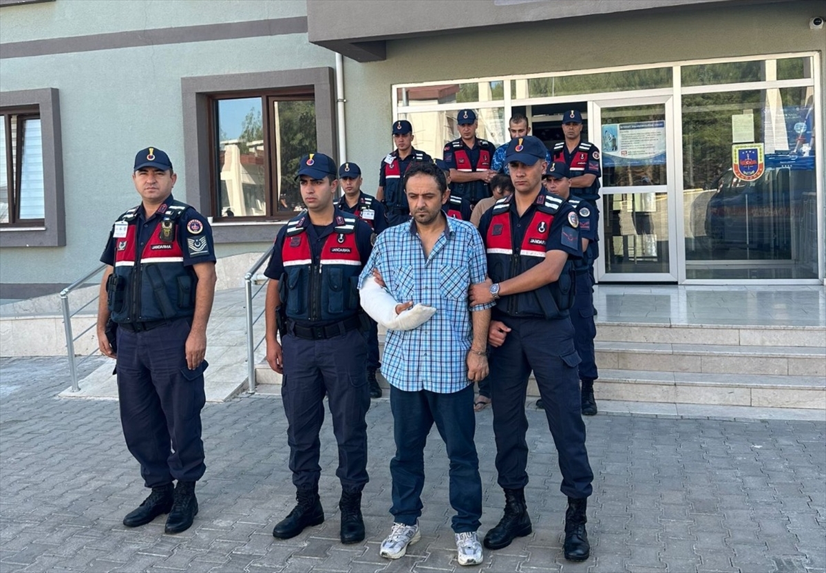 Denizli'de Müge E.'nin evde ölü bulunmasıyla ilgili 4 şüpheli adliyeye çıkarıldı