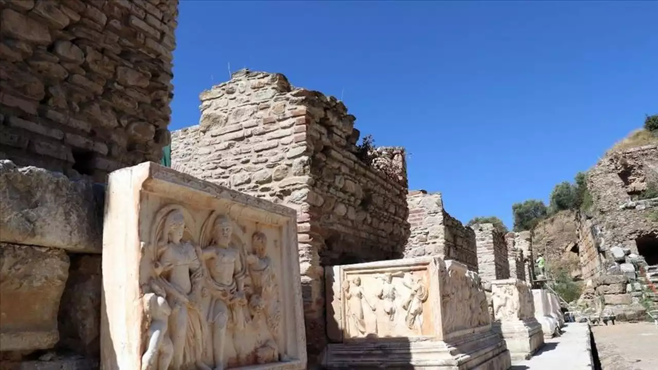 Aydın'daki Nysa Antik Kenti'nde yaklaşık bin yıllık 47 mezar bulundu