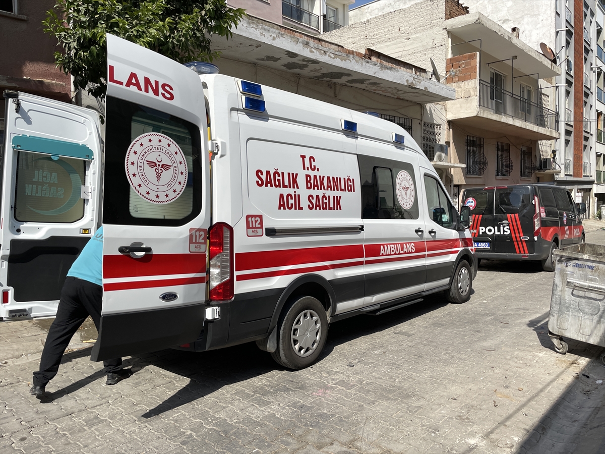 Aydın'da polisten kaçan şüpheli çatıdan düşerek yaralandı