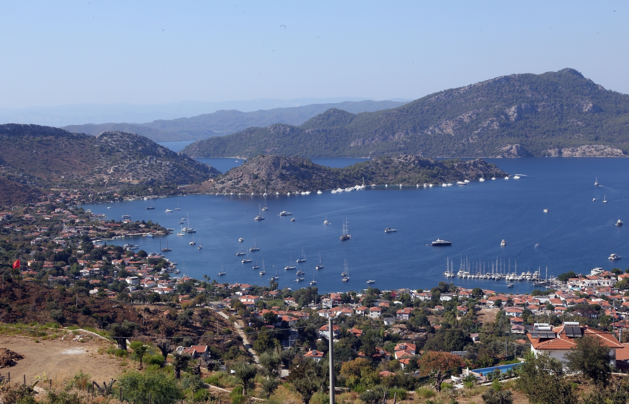 Mavi suların "milyon dolarlık misafirleri" Marmaris koylarını mesken tuttu