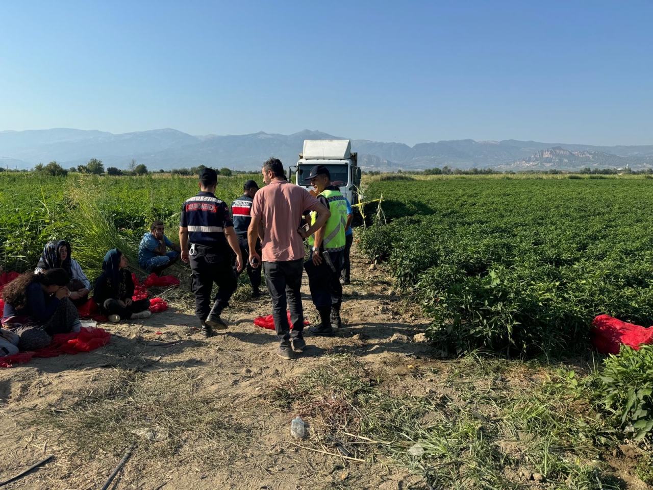 Manisa'da kamyonun altında kalan Ayşenur Toprak'ın ölmesi üzerine yakınları sürücü Şükrü Erdem'i tabancayla vurdu