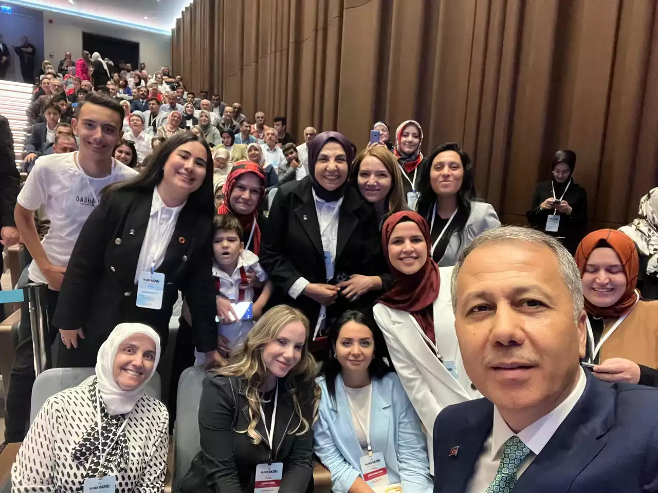 Ak Parti Uşak’tan İçişleri Bakanı Yerlikaya İle Özçekim