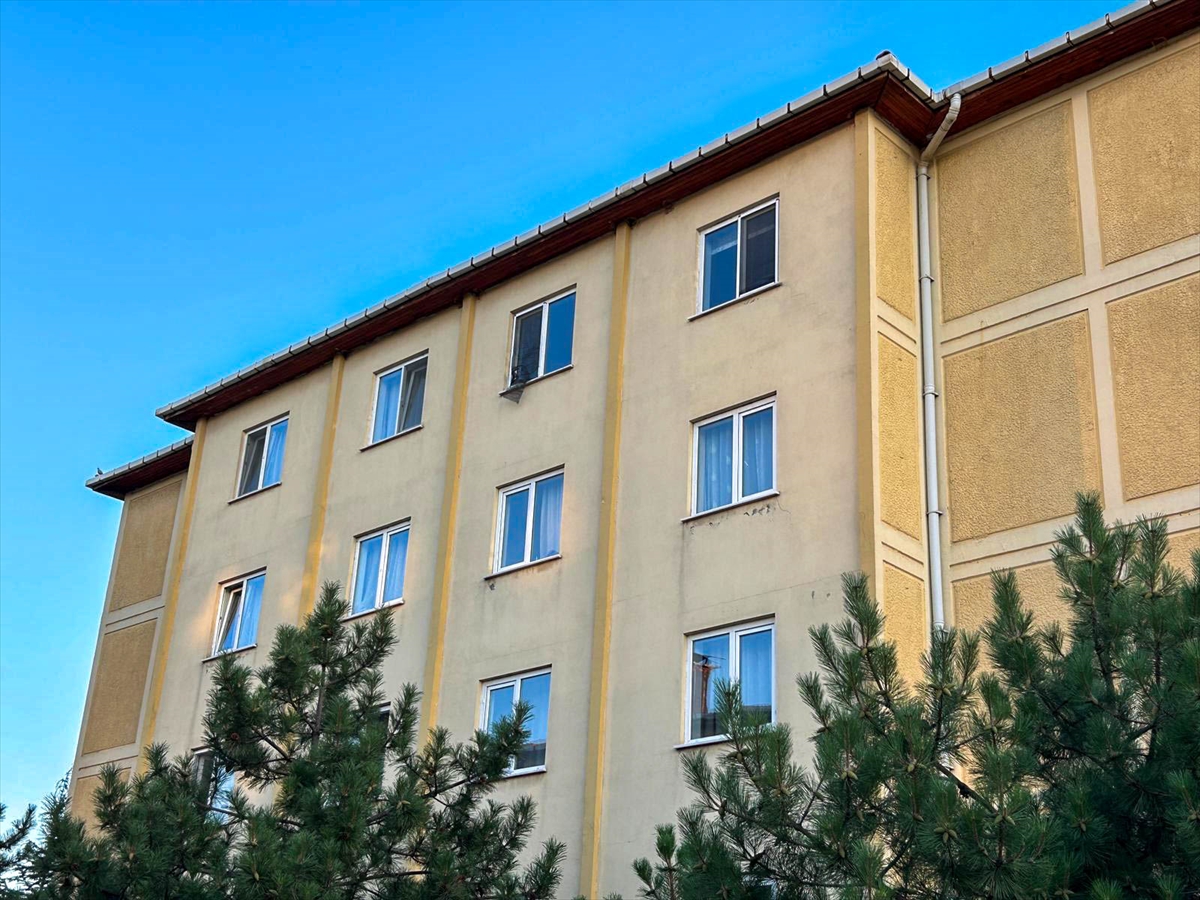 Uşak'ta dördüncü kattan düşen 3 yaşındaki çocuk öldü