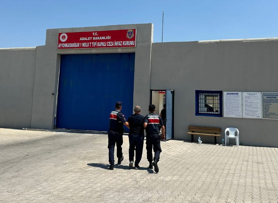 Afyonkarahisar'da firari FETÖ hükümlüsü yakalandı