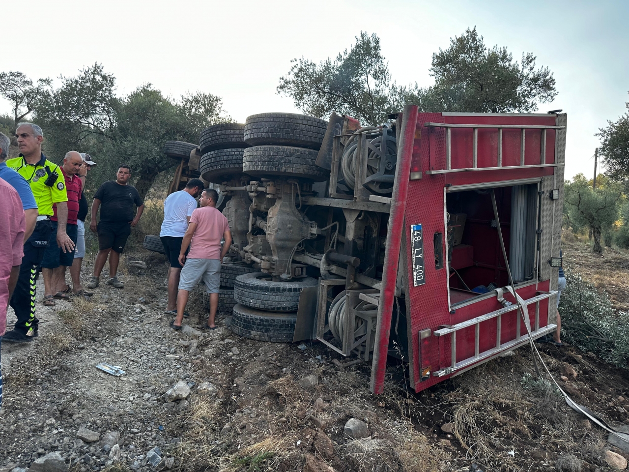 Muğla'da arazöz ile minibüsün çarpıştığı kazada 8 kişi yaralandı