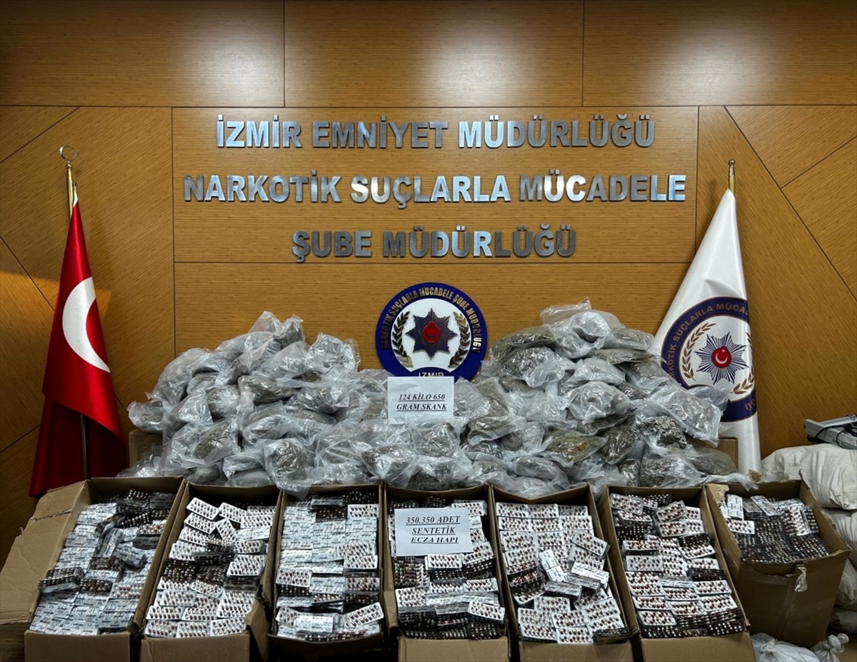 İzmir'de 124 kilo esrar ile 350 sentetik ecza ele geçirildi, şüpheli tutuklandı
