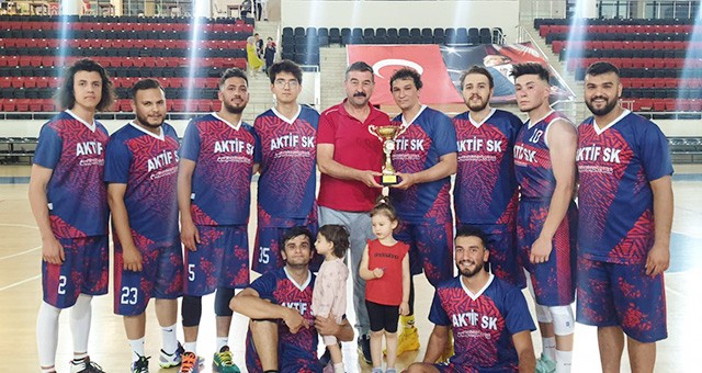 BÜYÜK ERKEKLER BASKETBOL LİGİN’E UŞAK AKTİF SPOR KULÜBÜ 2 KUPAYLA DAMGA VURDU