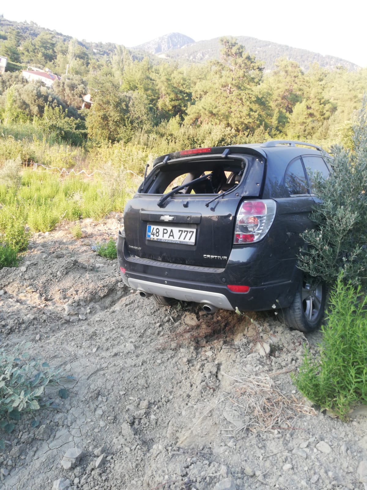 Muğla'da uçuruma yuvarlanan otomobilin sürücüsü öldü