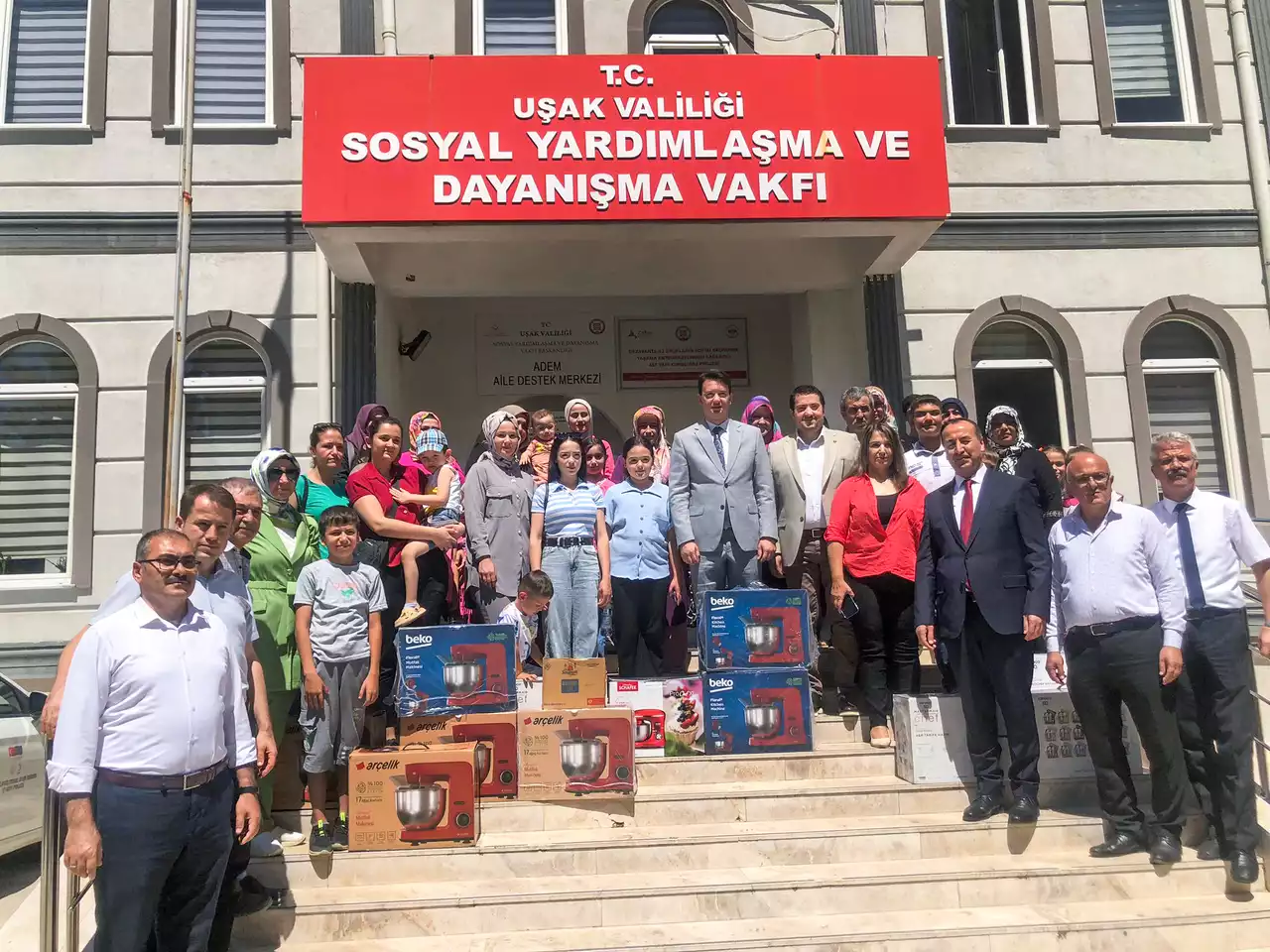 Uşak’ta Çölyak Hastalarına Hamur Yoğurma Makinesi Devletten