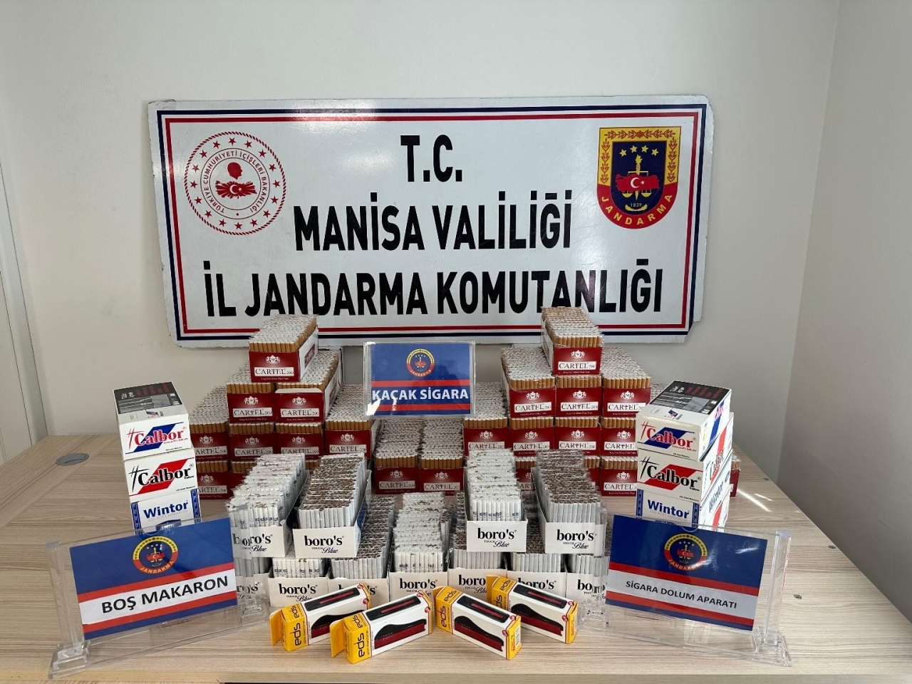 Manisa Salihli'de kaçak sigara operasyonu