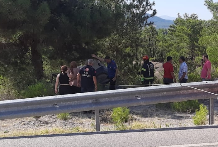 Denizli'de devrilen otomobildeki Neşet Özdemir öldü, 2 kişi yaralandı