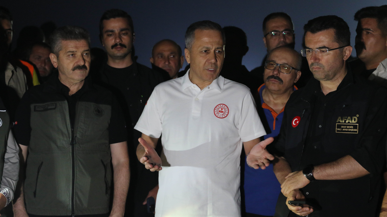 İçişleri Bakanı: Uşak Yangınıyla İlgili 1 Kişi Gözaltında
