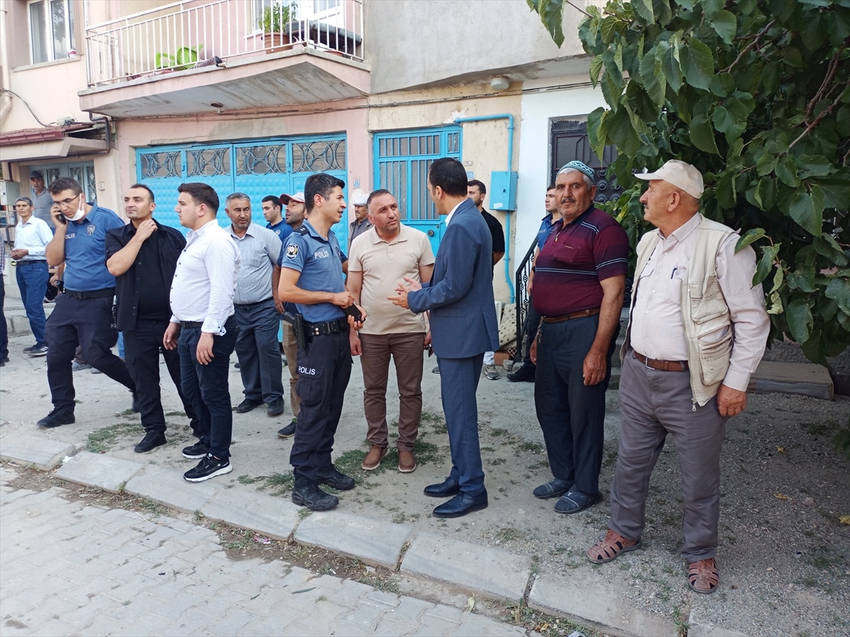 Afyonkarahisar'da çıkan yangında bir ev kullanılamaz hale geldi