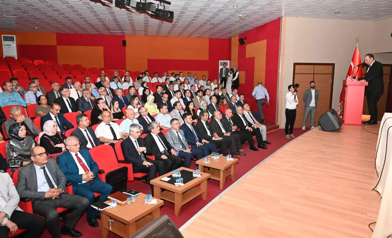 Milli Eğitim Bakan Yardımcısı Uşak’taki Eğitimi İnceledi