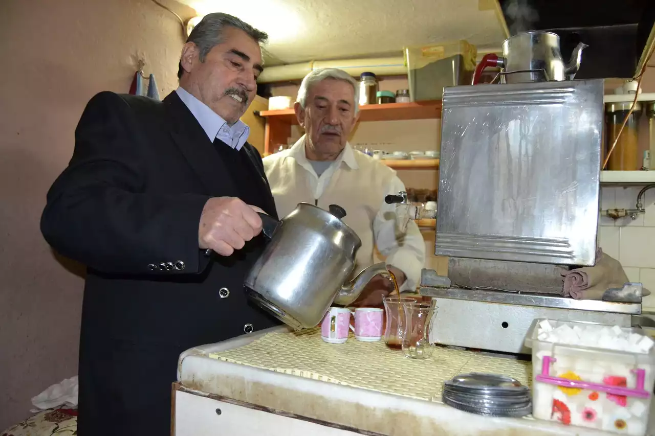 Uşak’ta Kahvecilerin Efsane Başkanı Hayatını Kaybetti