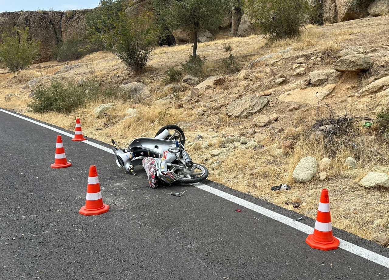 Uşak'ta devrilen motosikletteki  Ali Erkorkmaz hayatını kaybetti
