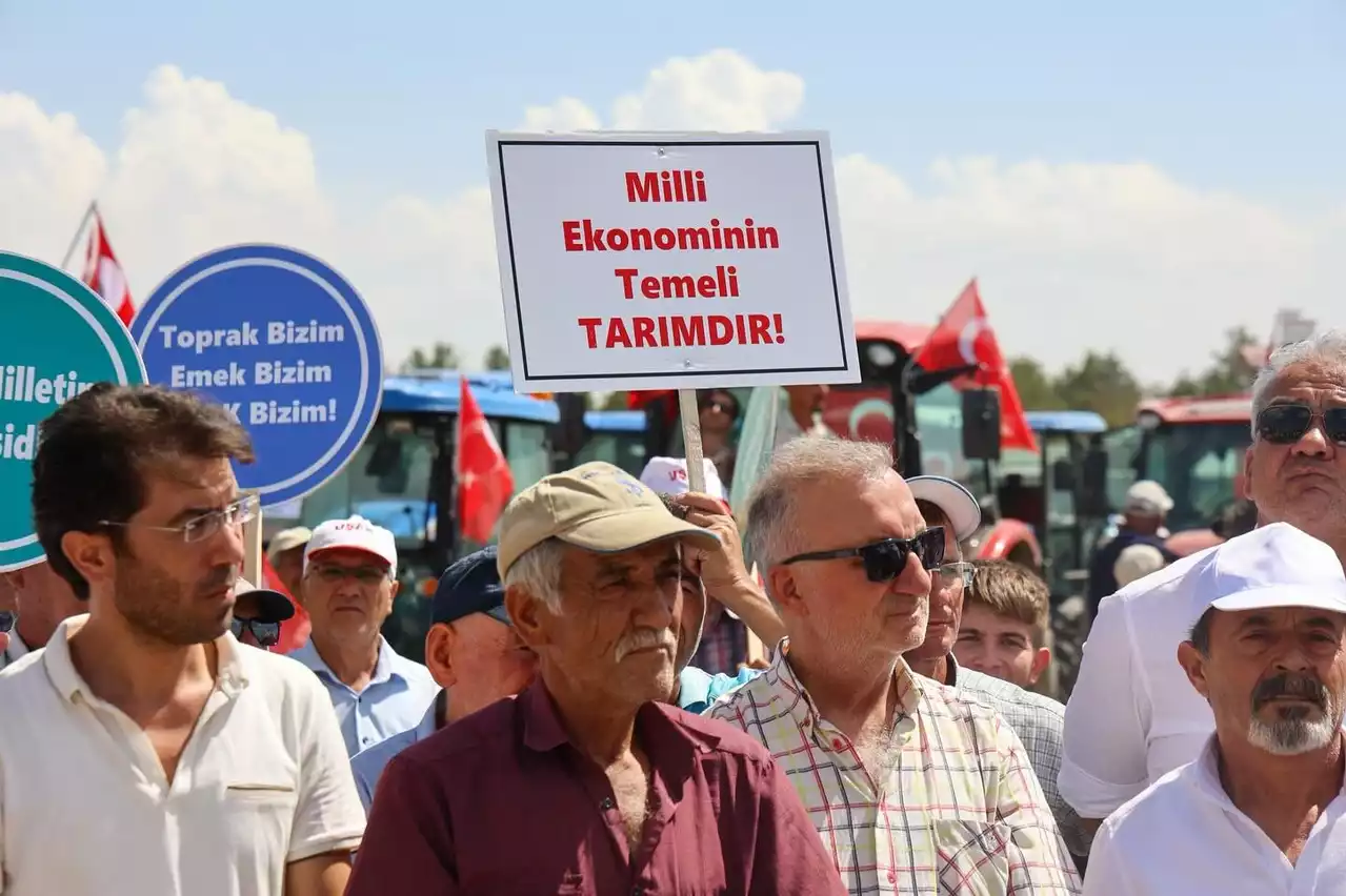 Uşak’ta Çiftçiler Miting Yaptı