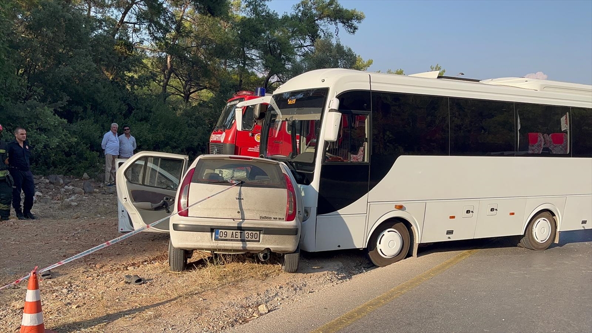 Bodrum'da midibüsle çarpışan otomobildeki Ersan Akbay öldü, 1 kişi yaralandı